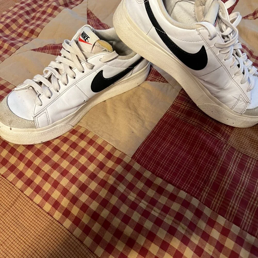 Nike Women's size 9 - Picture 3 of 5
